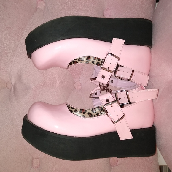 SOLD - Picture 4 of 12